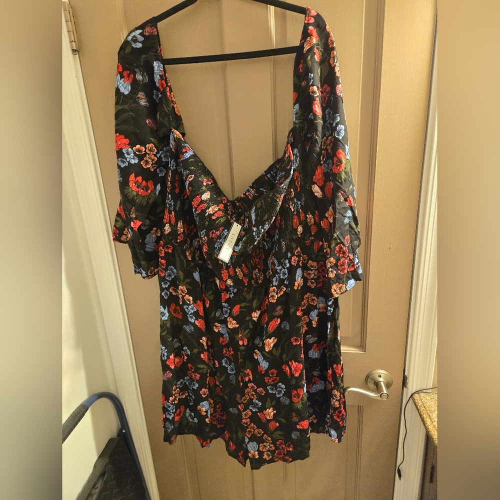 New Soncy size 26w black floral romper